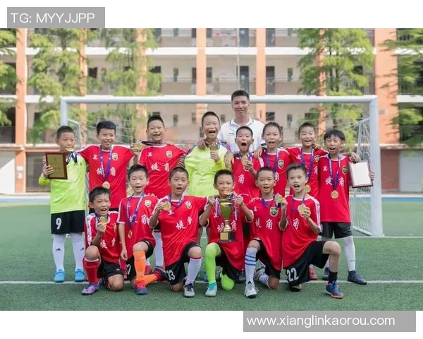 足球教练王猛:从青训到职业联赛的执教之路与成功秘诀探讨 足球教练王猛:从青训到职业联赛的执教之路与成功秘诀探讨